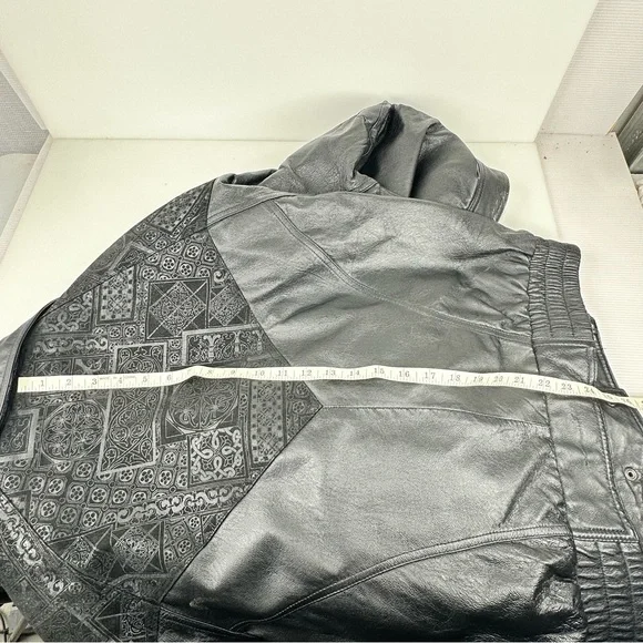 Vintage 80s Wilsons Womens Black Leather Batwing Bomber Jacket Embossed Sz XL - Picture 10 of 10